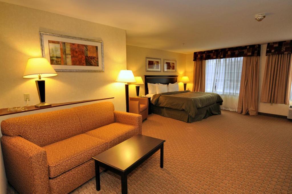 Tapa Hotel, Inn & Suites Мауа Екстериор снимка
