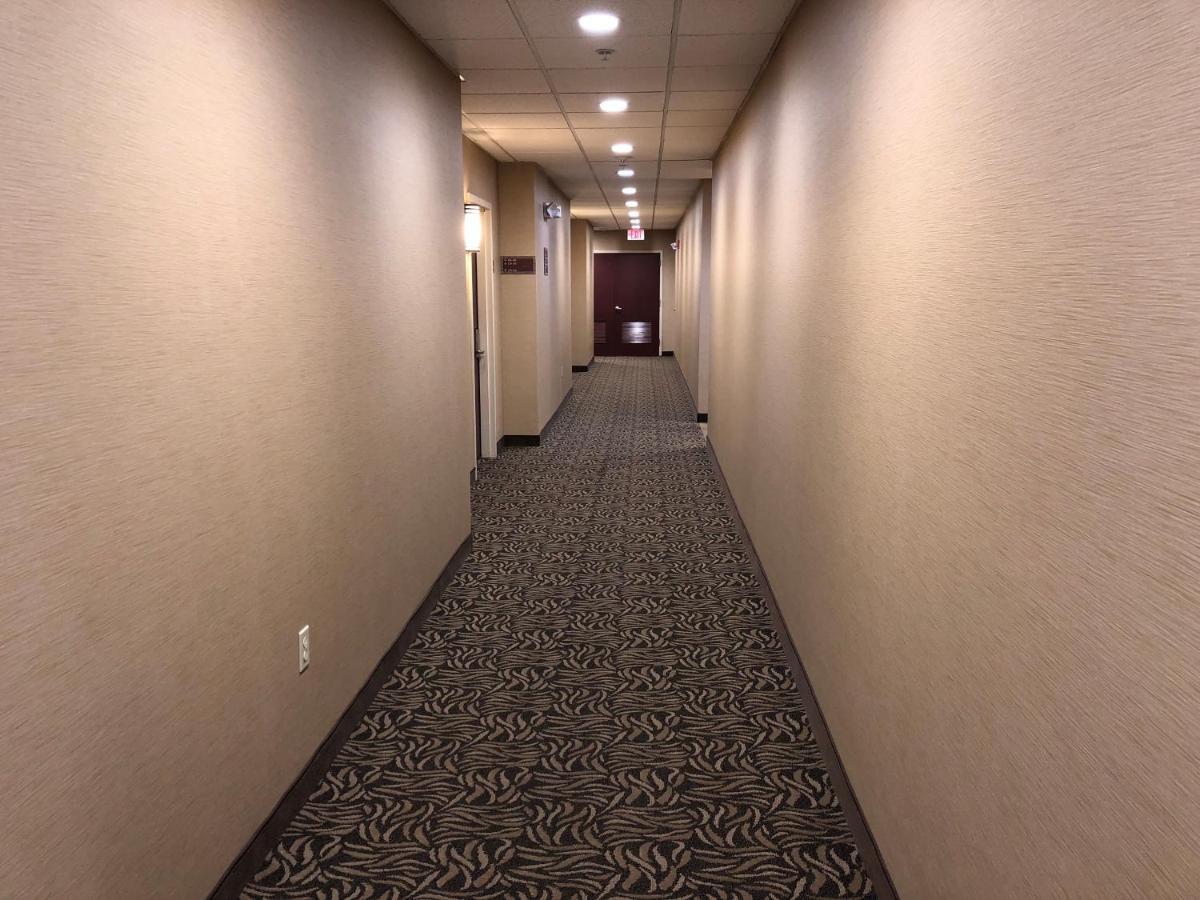 Tapa Hotel, Inn & Suites Мауа Екстериор снимка