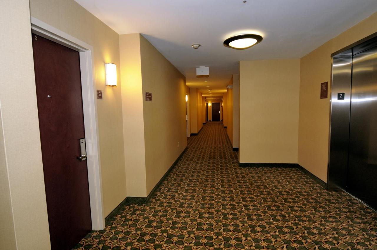Tapa Hotel, Inn & Suites Мауа Екстериор снимка