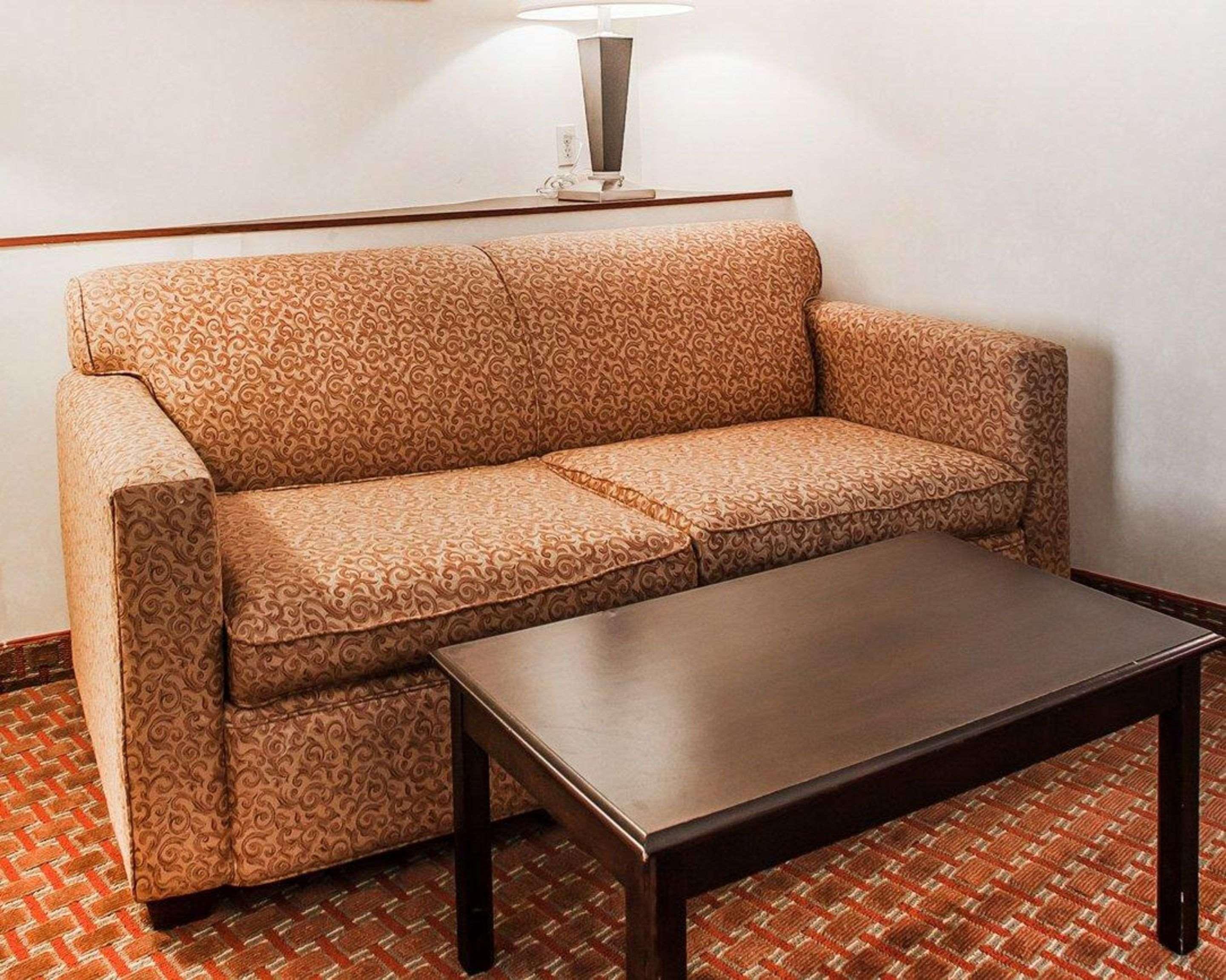 Tapa Hotel, Inn & Suites Мауа Екстериор снимка