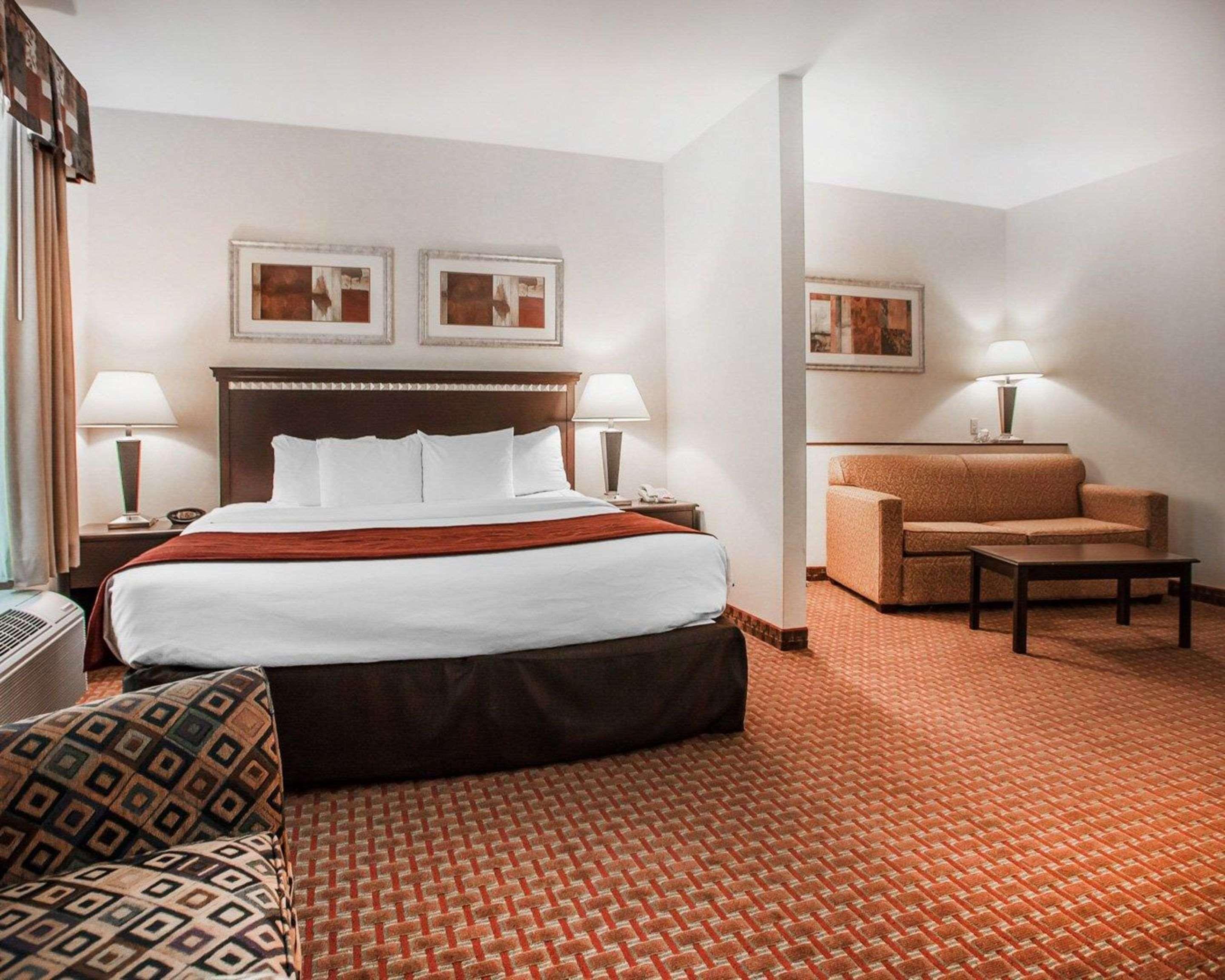 Tapa Hotel, Inn & Suites Мауа Екстериор снимка