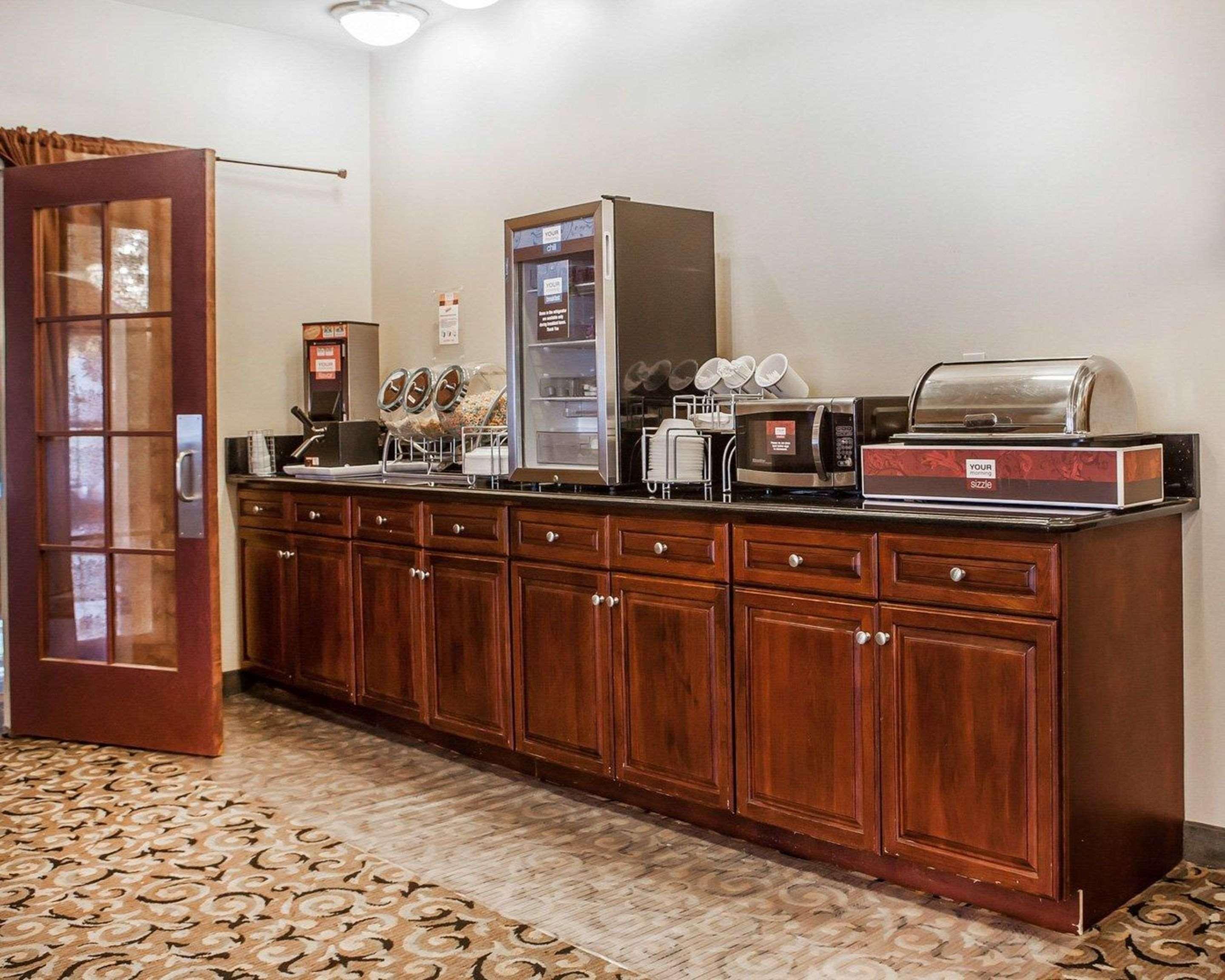 Tapa Hotel, Inn & Suites Мауа Екстериор снимка