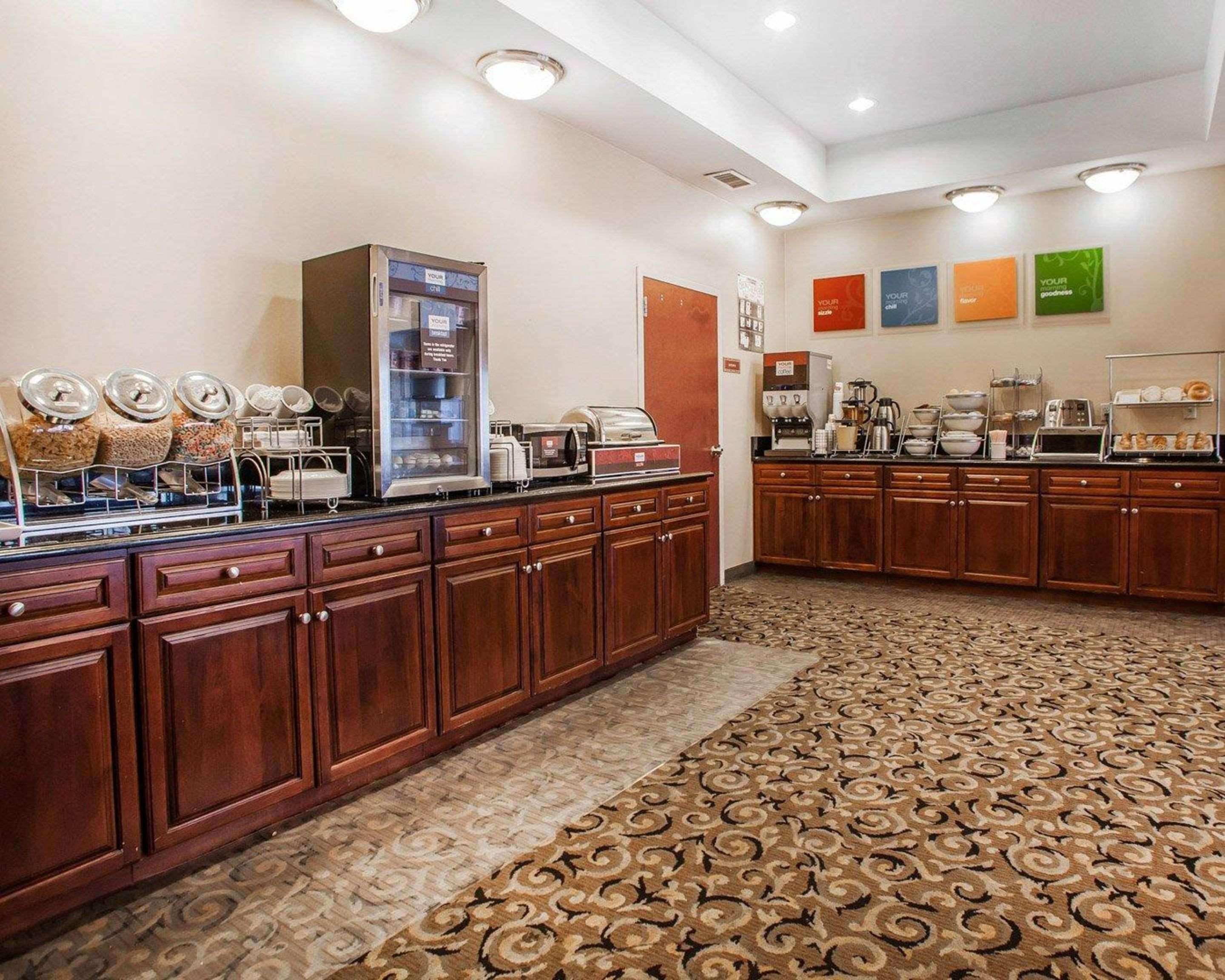 Tapa Hotel, Inn & Suites Мауа Екстериор снимка