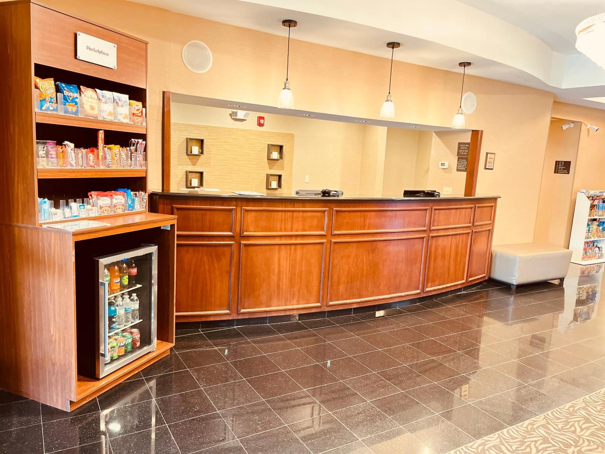 Tapa Hotel, Inn & Suites Мауа Екстериор снимка