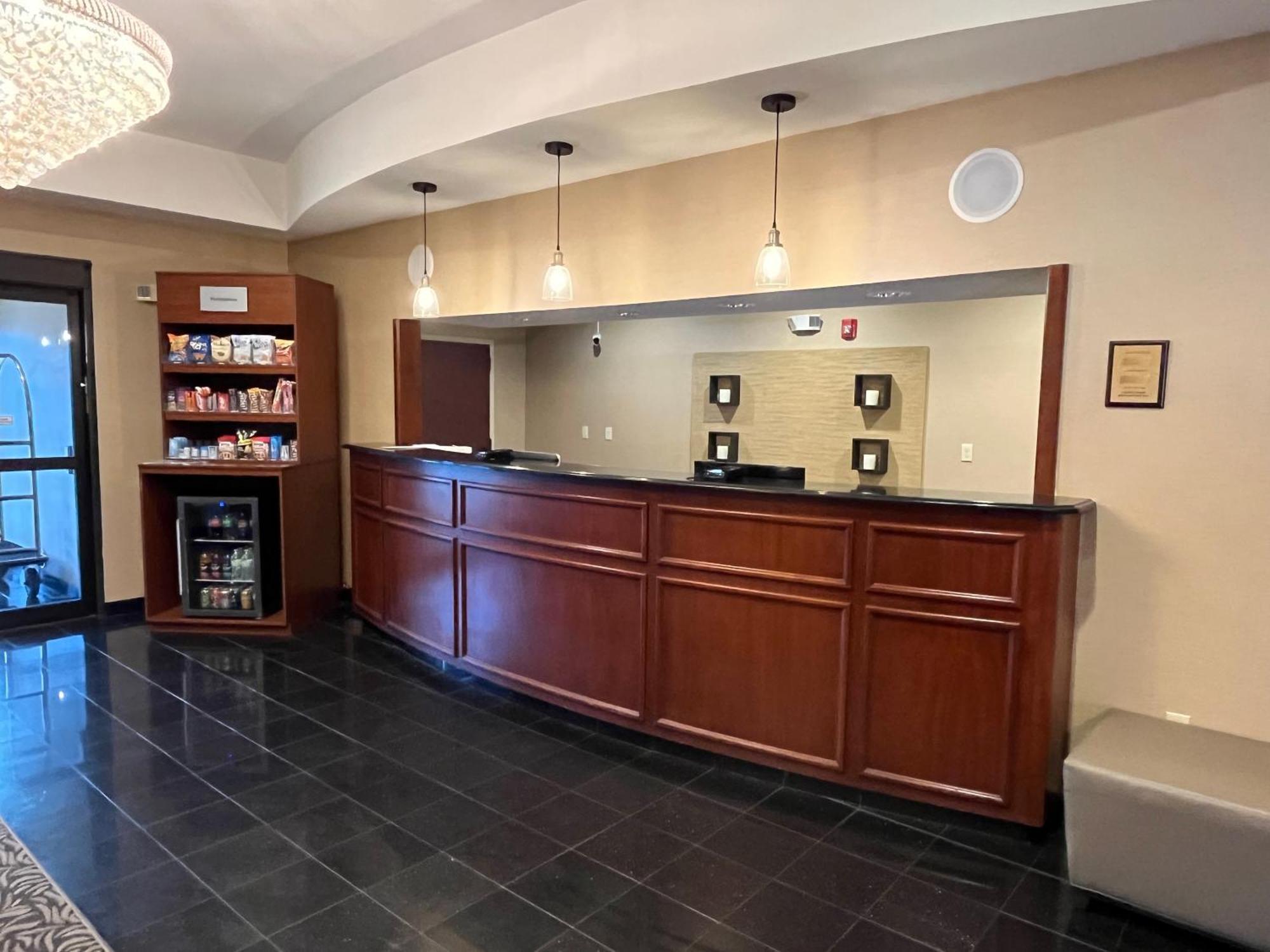 Tapa Hotel, Inn & Suites Мауа Екстериор снимка