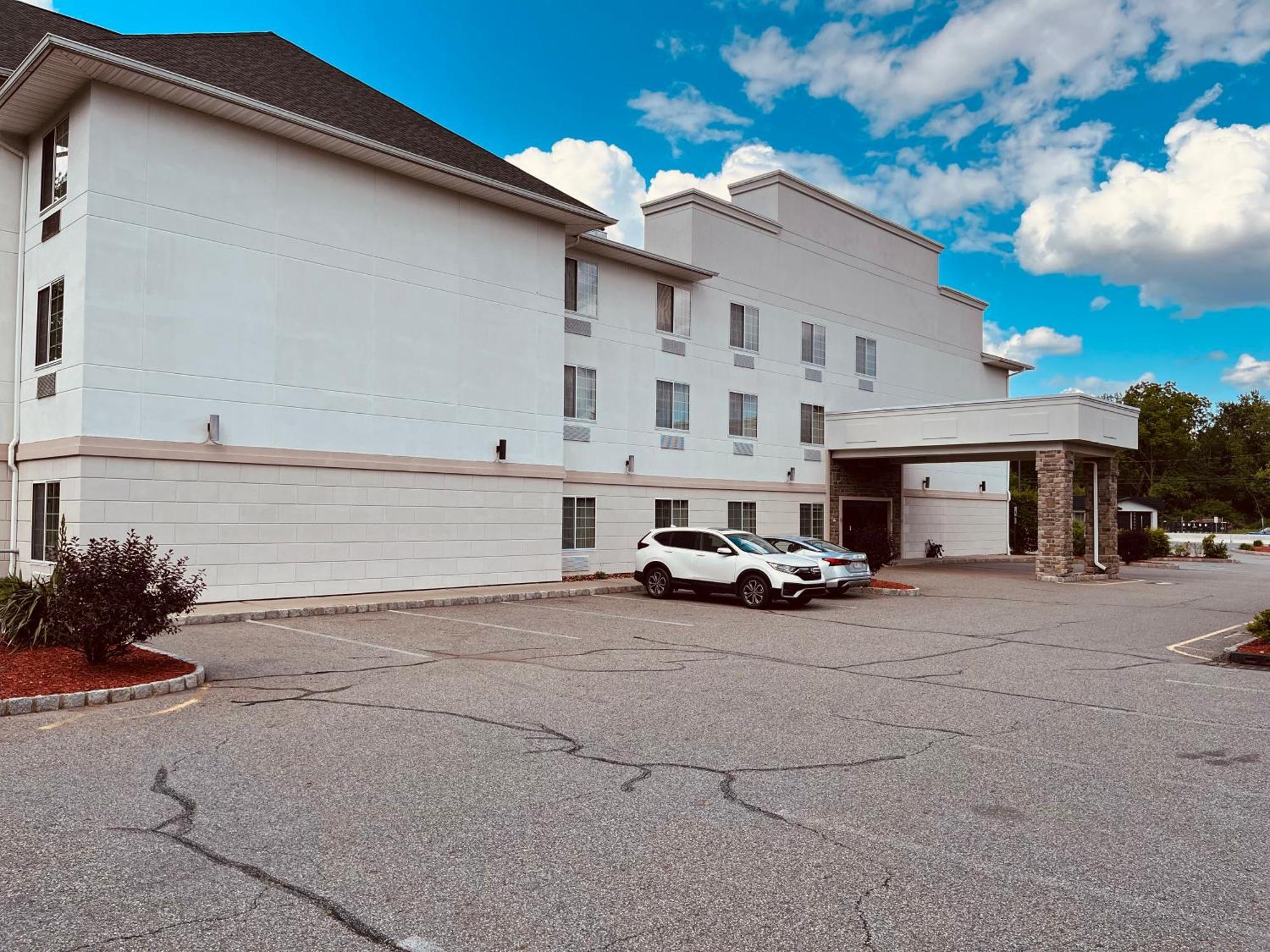 Tapa Hotel, Inn & Suites Мауа Екстериор снимка