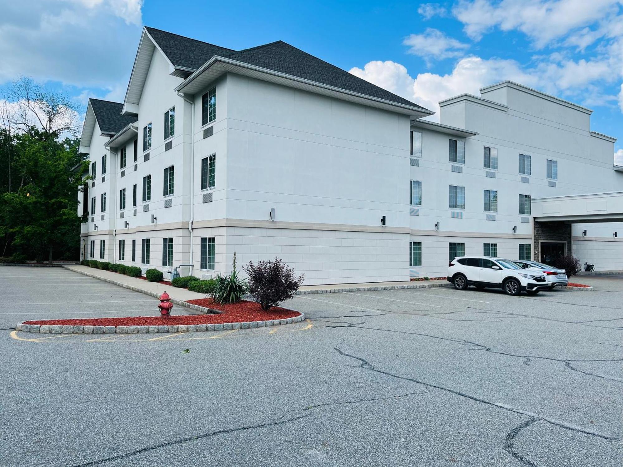 Tapa Hotel, Inn & Suites Мауа Екстериор снимка